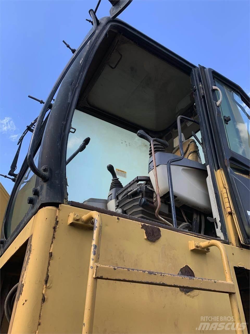 CAT 320C Lánctalpas kotrók