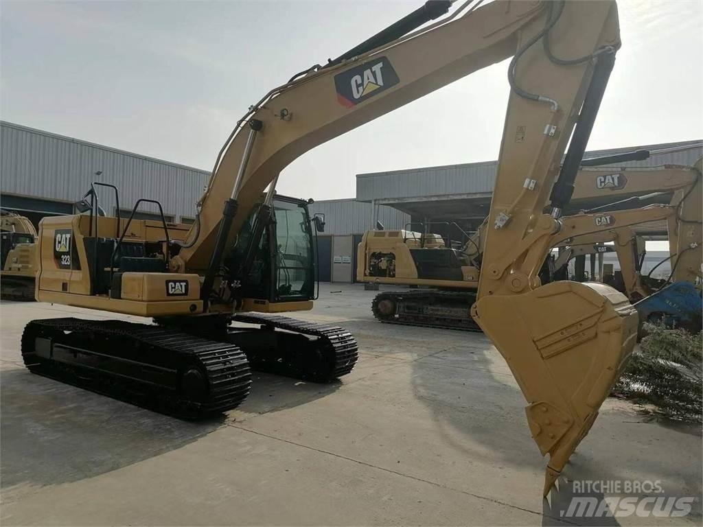 CAT 323 Lánctalpas kotrók