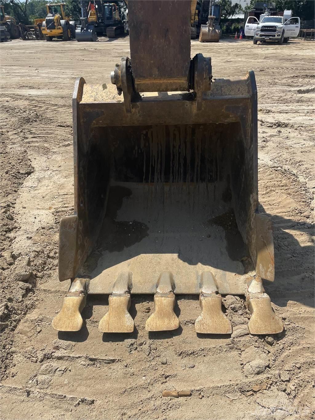 CAT 325C Lánctalpas kotrók