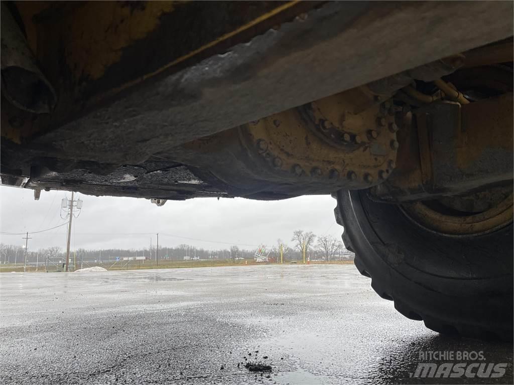 CAT 745C Csuklósdömperek
