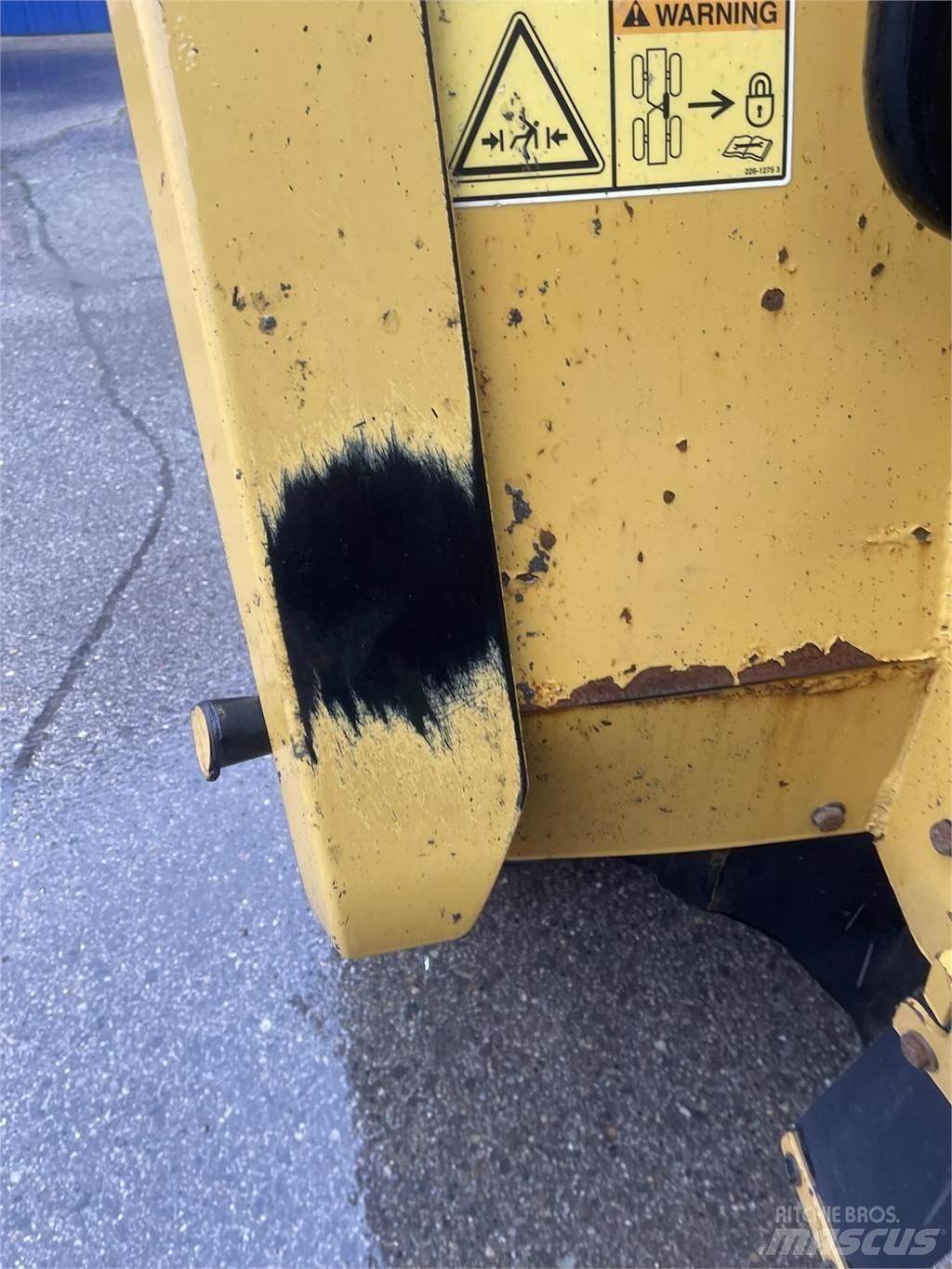 CAT 745C Csuklósdömperek