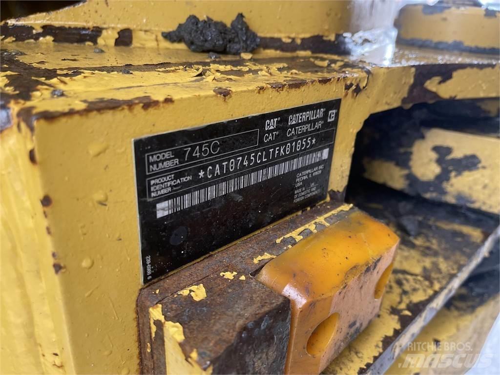 CAT 745C Csuklósdömperek