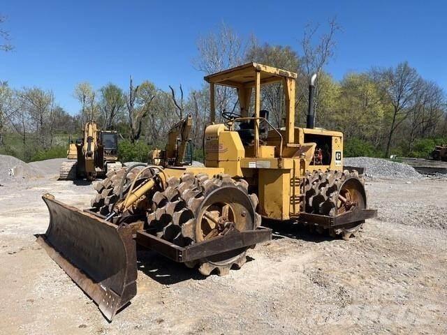 CAT 815 Hulladéktömörítők