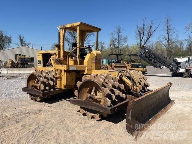 CAT 815 Hulladéktömörítők