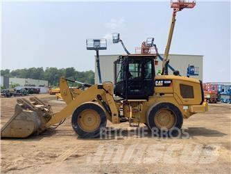 CAT 926M Gumikerekes homlokrakodók