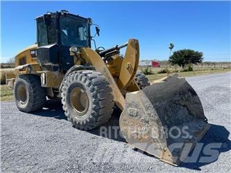 CAT 930M Gumikerekes homlokrakodók