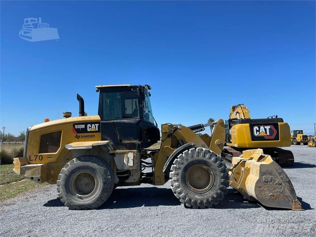 CAT 930M Gumikerekes homlokrakodók