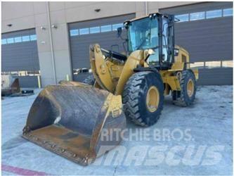 CAT 930M Gumikerekes homlokrakodók
