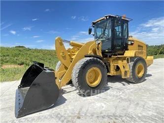 CAT 930M Gumikerekes homlokrakodók