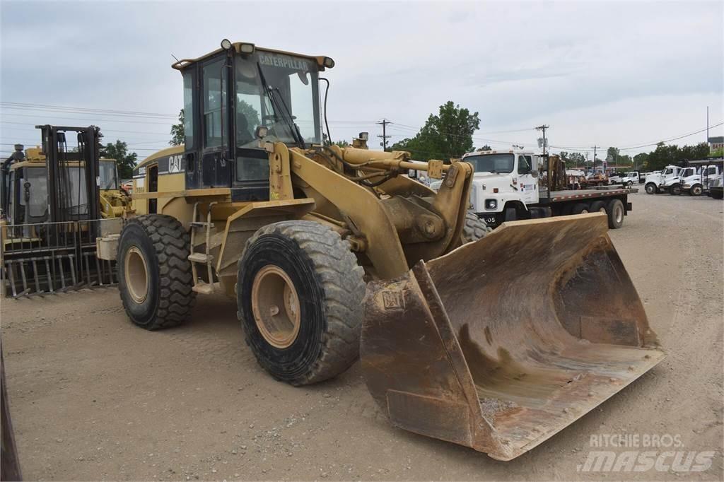 CAT 938G Gumikerekes homlokrakodók