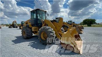 CAT 938M Gumikerekes homlokrakodók
