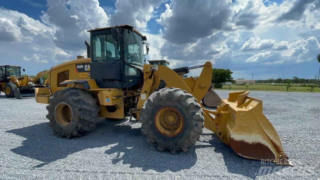 CAT 938M Gumikerekes homlokrakodók