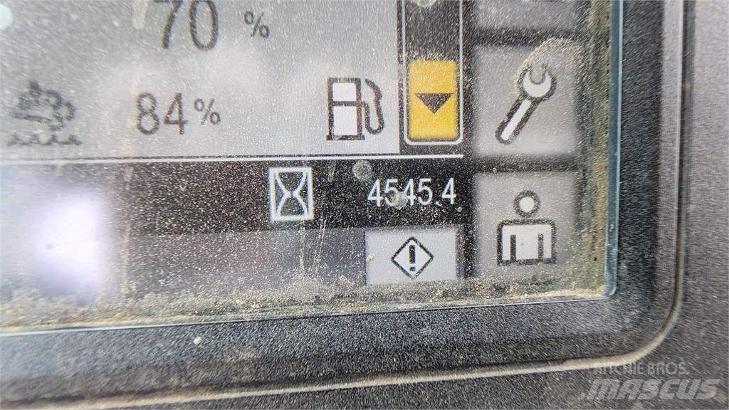 CAT 938M Gumikerekes homlokrakodók