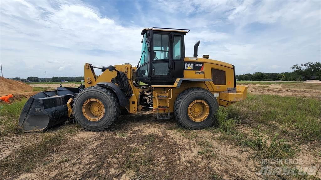 CAT 938M Gumikerekes homlokrakodók