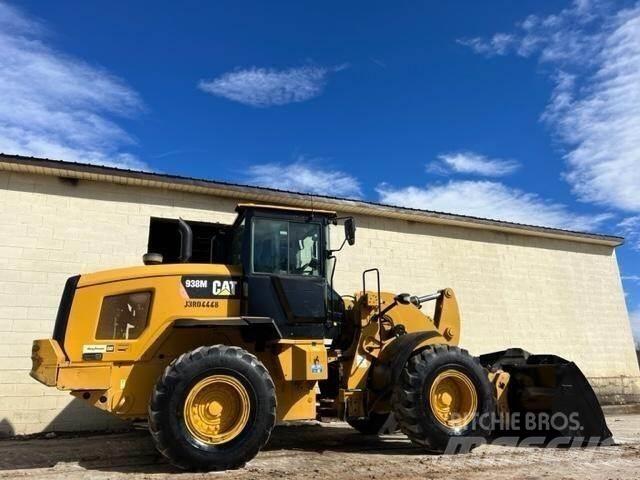 CAT 938M Gumikerekes homlokrakodók