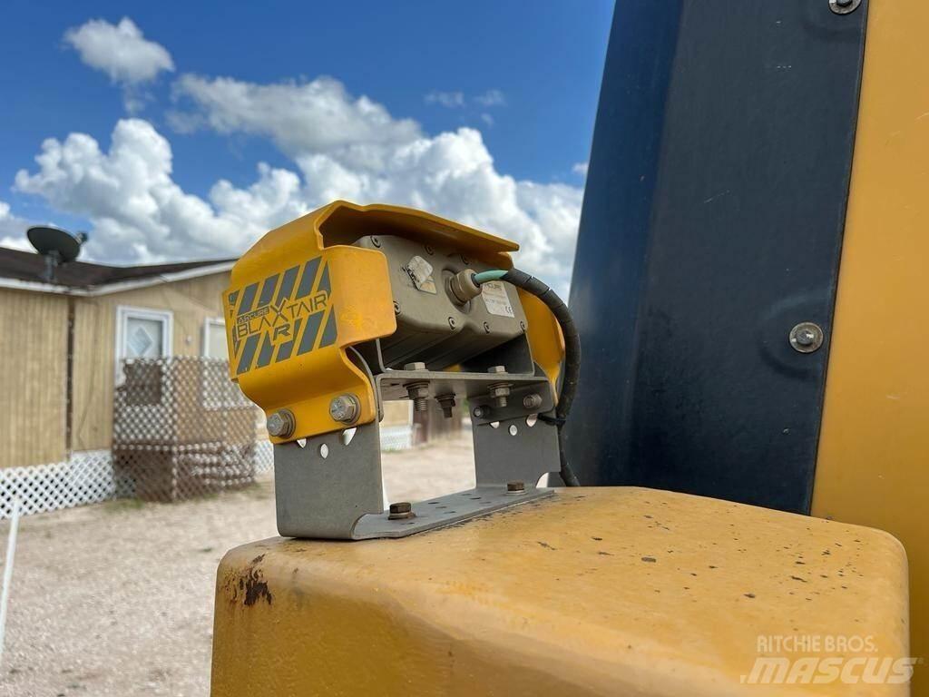 CAT 972M Gumikerekes homlokrakodók