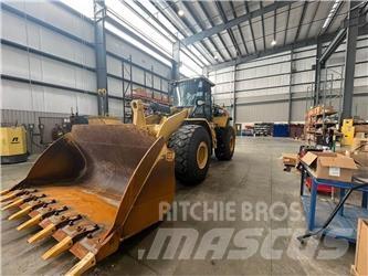 CAT 972M Gumikerekes homlokrakodók