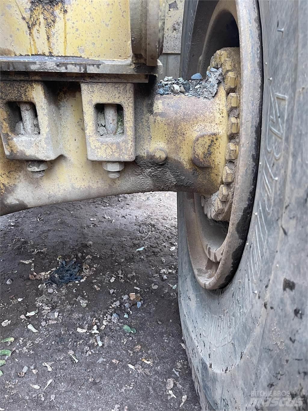 CAT 980G Gumikerekes homlokrakodók