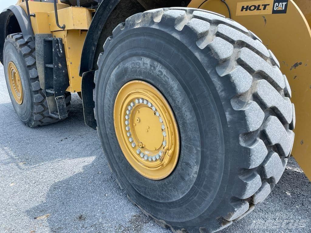 CAT 980M Gumikerekes homlokrakodók