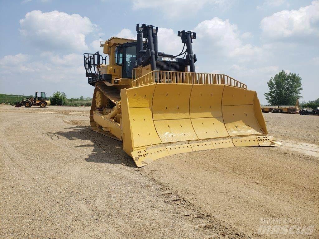 CAT D10T lánctalpas dózerek