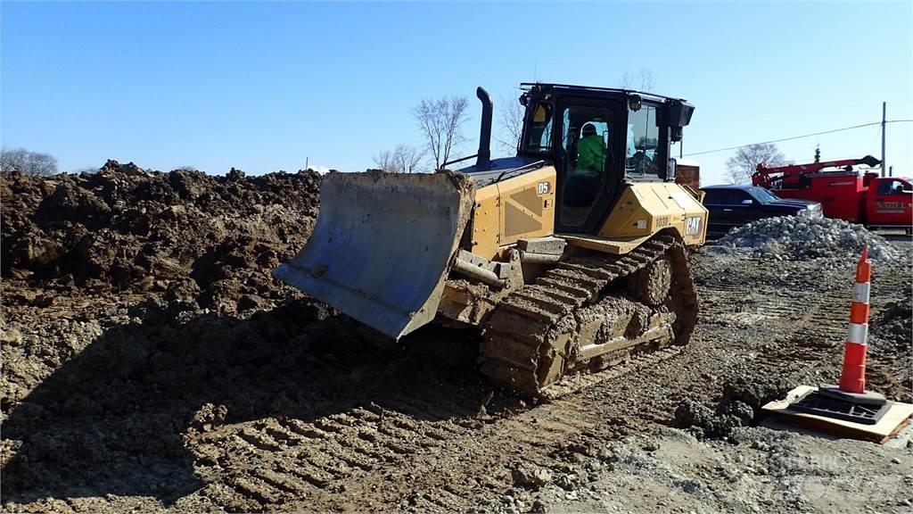 CAT D5 lánctalpas dózerek