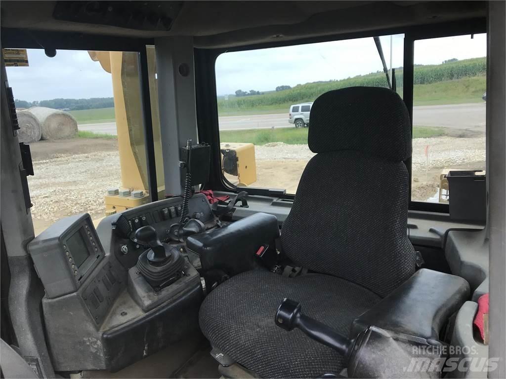 CAT D8T lánctalpas dózerek