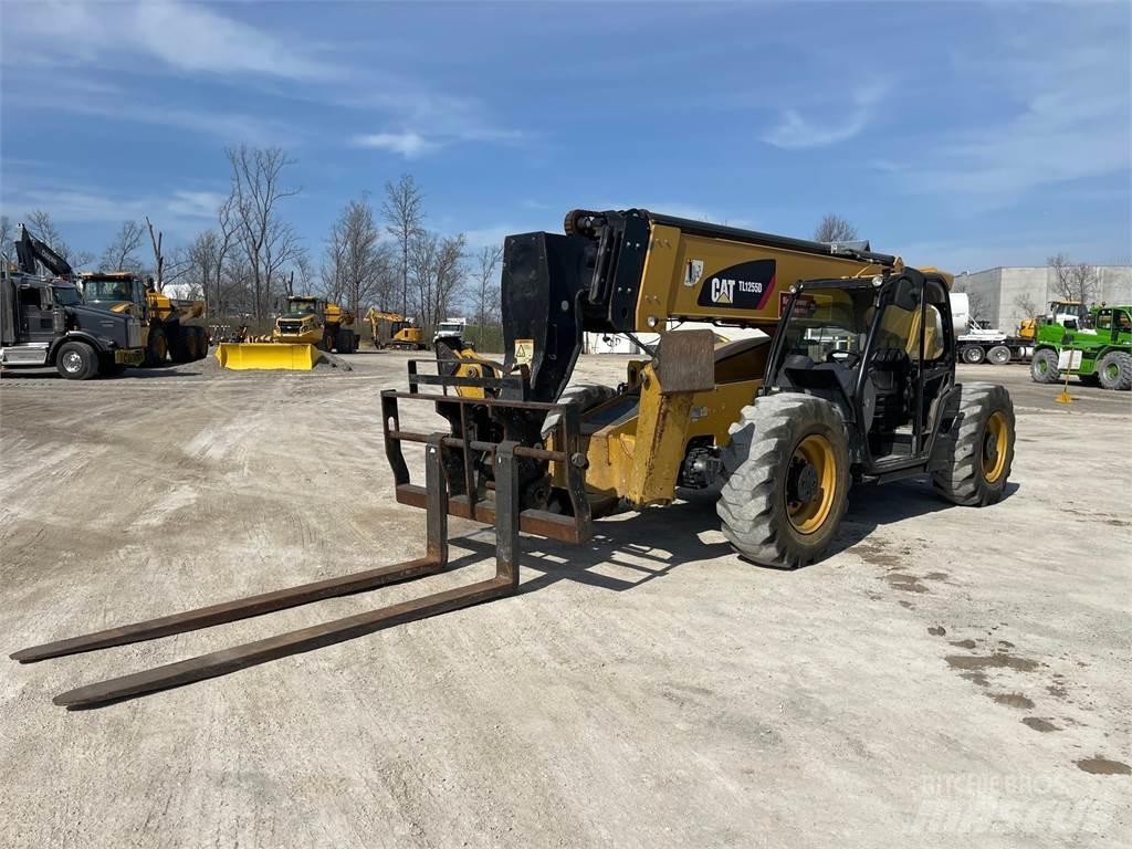 CAT TL1255D Teleszkópos rakodók