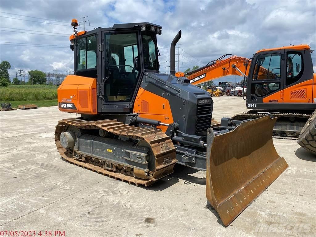 Develon DD100 lánctalpas dózerek