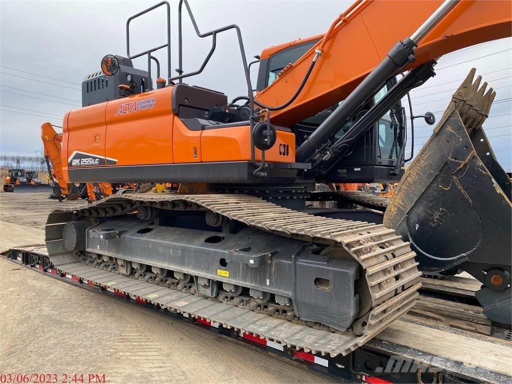 Develon DX255 LC-7 Lánctalpas kotrók
