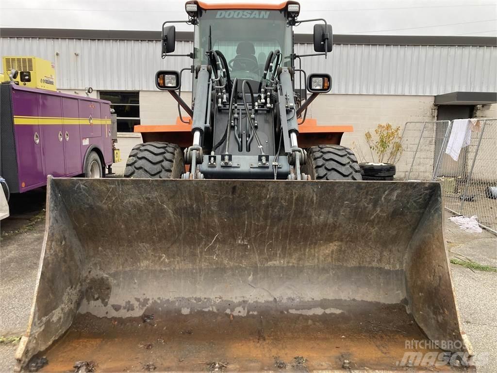 Doosan DL200TC-5 Gumikerekes homlokrakodók