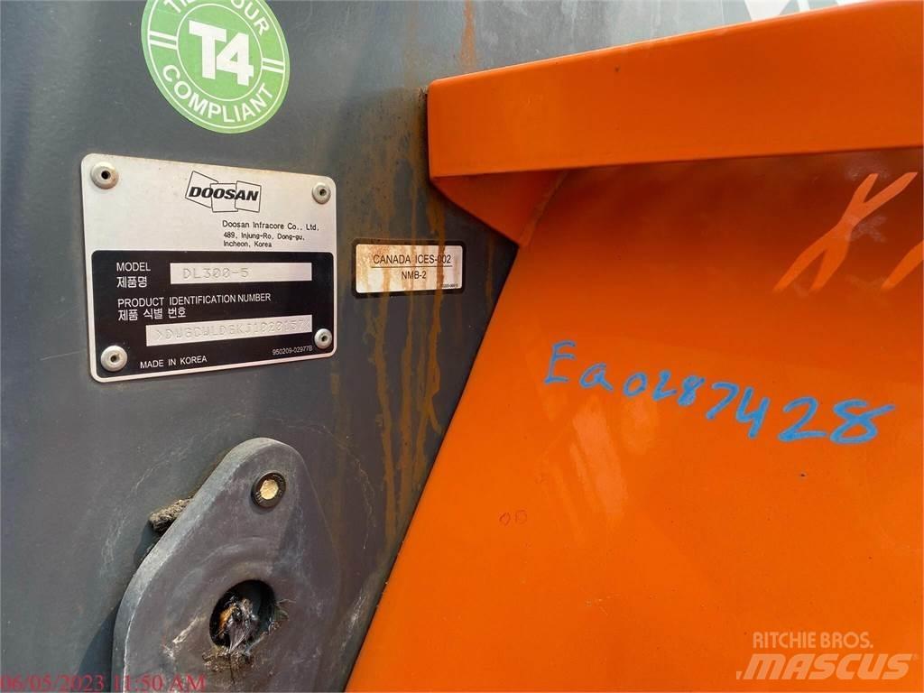 Doosan DL300-5 Gumikerekes homlokrakodók