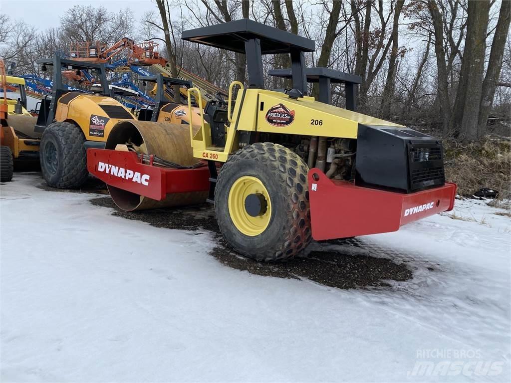 Dynapac CA260D Ikerdobos hengerek