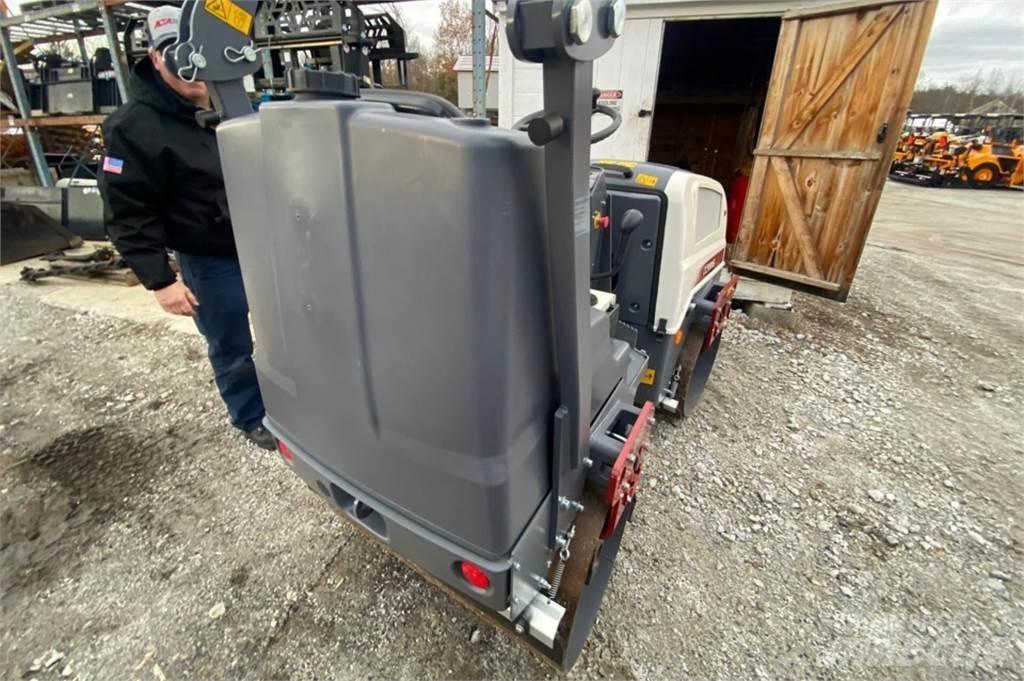 Dynapac CC900G Ikerdobos hengerek