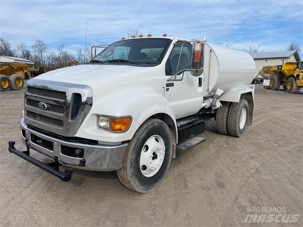Ford F650 Vízszállító teherautók