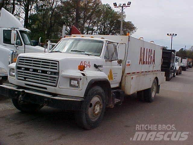 Ford F700 Tartályos teherautók