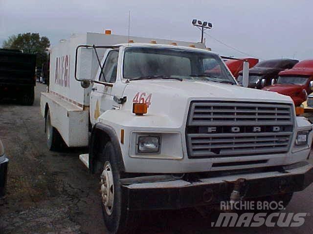 Ford F700 Tartályos teherautók