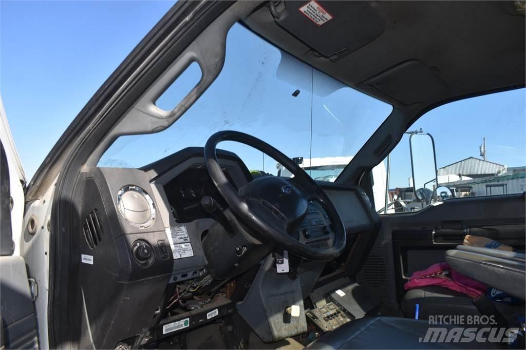 Ford F750 Közúti karbantartó haszongépek