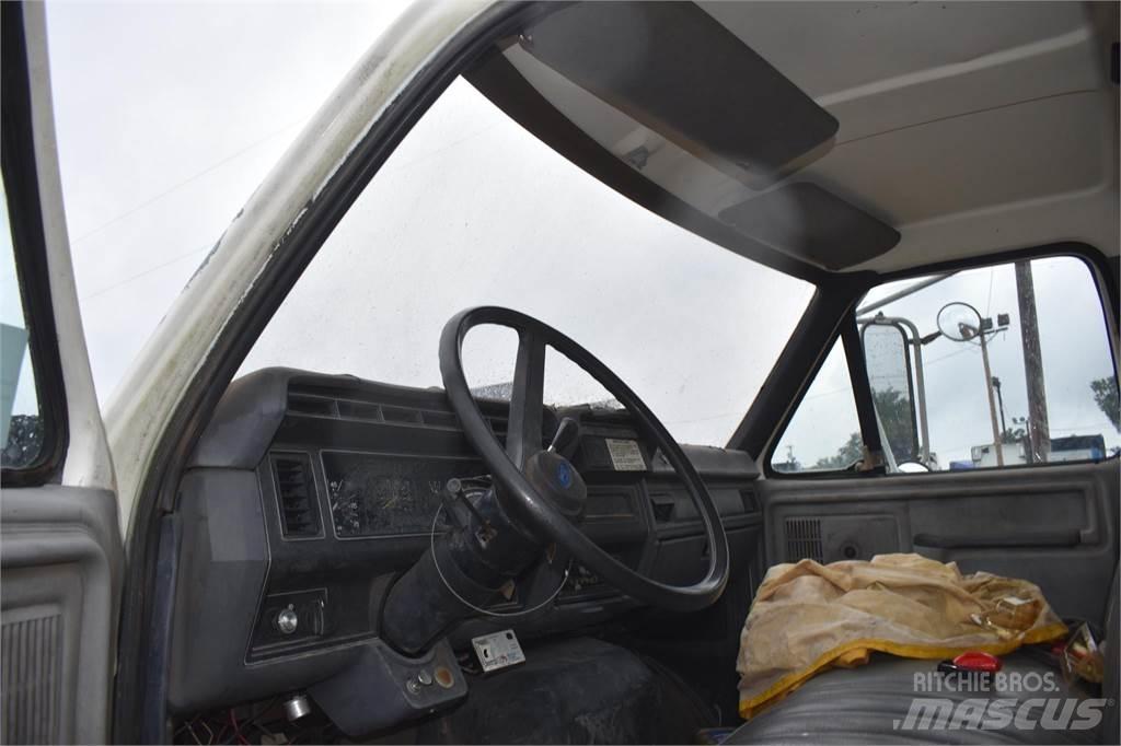 Ford F800 Darus teherautók
