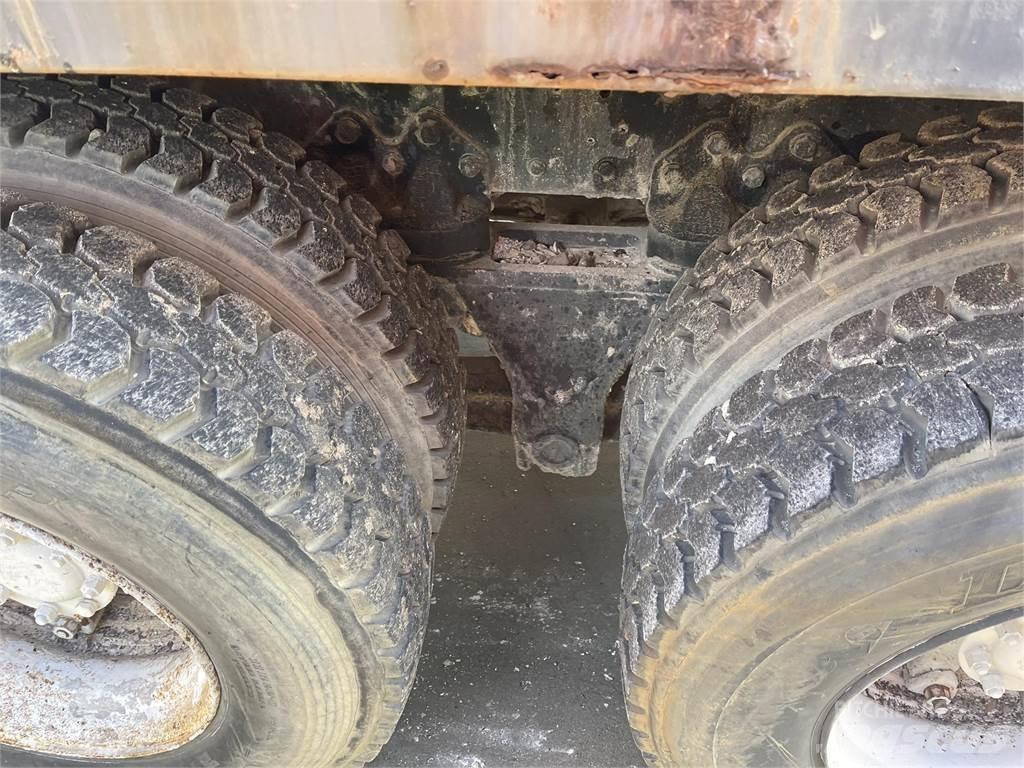 Ford L8000 Billenő teherautók