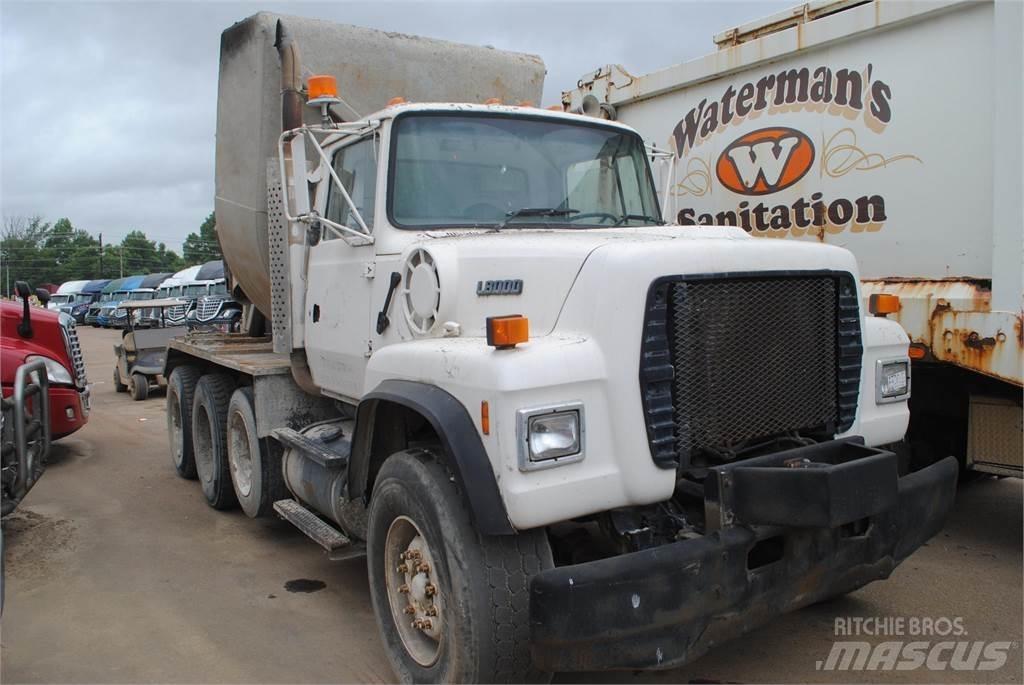 Ford L8000 Betonkeverők/Betonpumpák