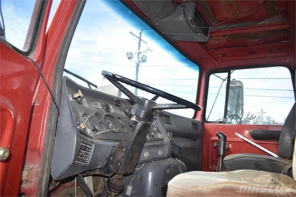 Ford L8000 Billenő teherautók