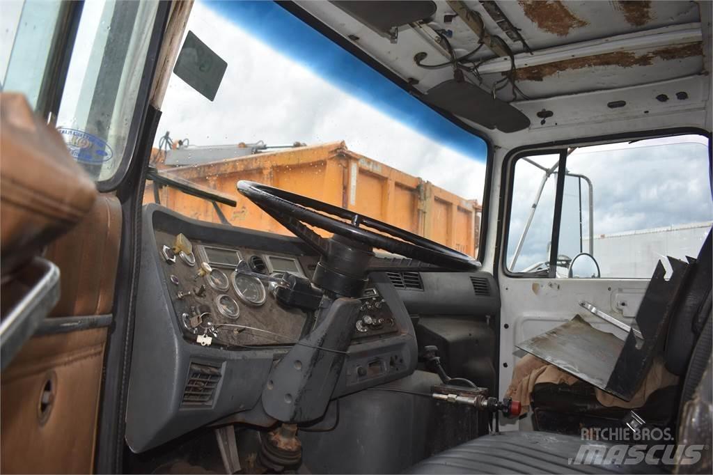 Ford L8000 Darus teherautók
