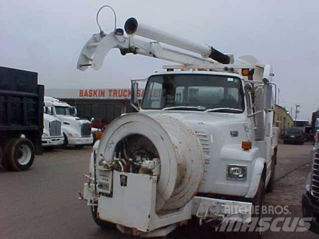 Ford L8000 Tartályos teherautók