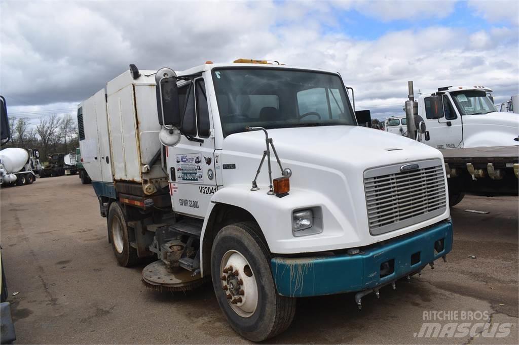 Freightliner FL70 Utcaseprő teherautók