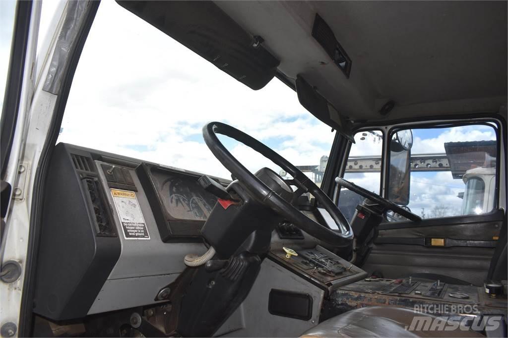 Freightliner FL70 Utcaseprő teherautók