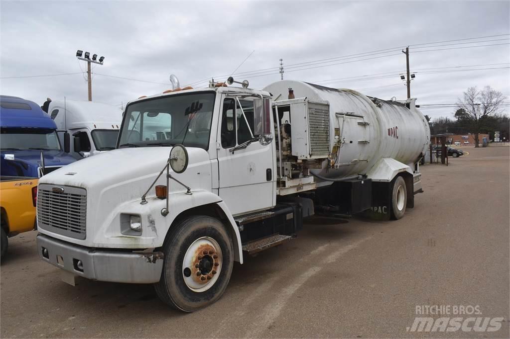 Freightliner FL70 Tartályos teherautók