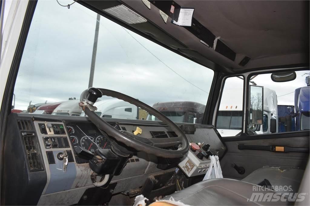 Freightliner FL70 Tartályos teherautók