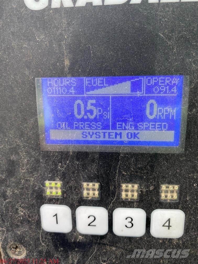 Gradall XL3300 V Gumikerekes kotrók