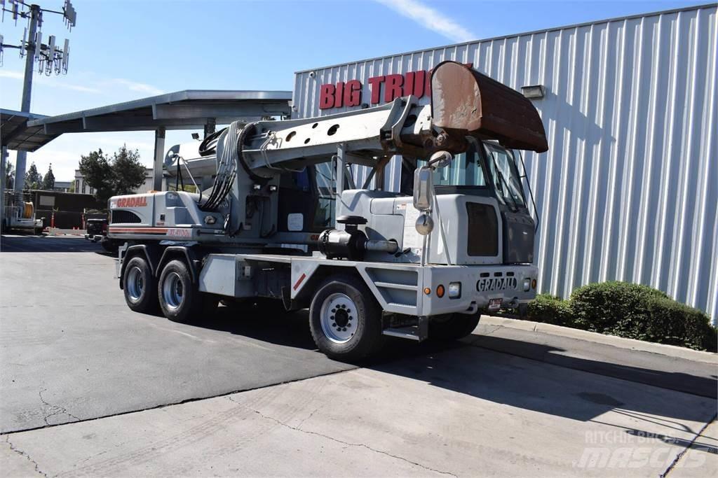 Gradall XL4100 II Gumikerekes kotrók