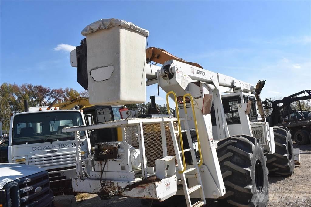 Hi-Ranger XT55 Teherautóra szerelt emelők és állványok